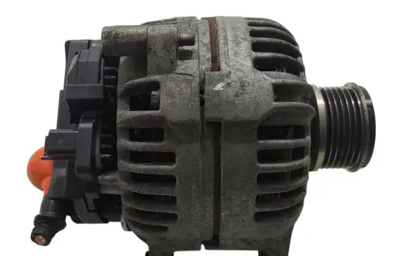 Nissan Juke I F15 Generator/alternator 23100JD10A