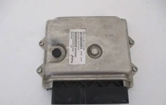Fiat Punto Evo Engine control unit/module ECU 51918365 MJD8F2.GE