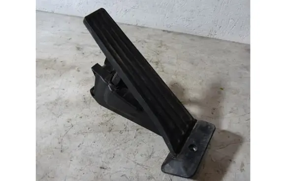 BMW 1 F20 F21 Accelerator throttle pedal 6853176