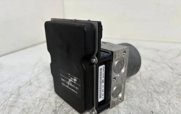 BMW X3 E83 ABS Pump 3451341464101 3414641 0265950318