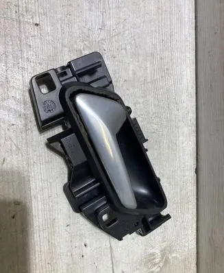 Opel Crossland X Front door interior handle 13484999