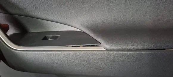Toyota RAV 4 (XA50) Sliding door card 