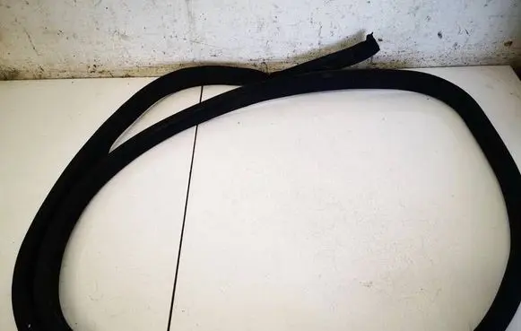 Mercedes-Benz C AMG W204 Rubber seal front coupe door