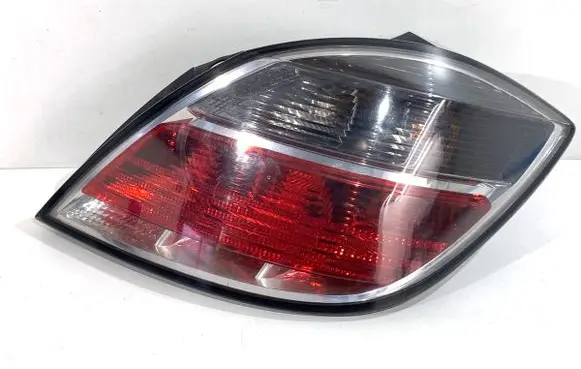 Opel Astra H Rear/tail lights 13222325