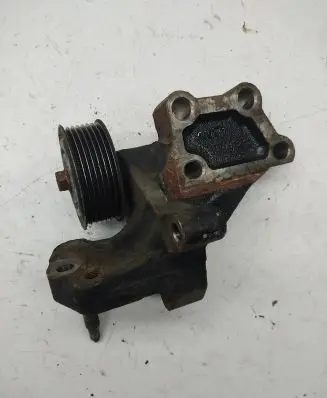 Toyota Avensis T270 Engine mounting bracket 123150R020