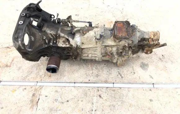 Subaru Forester SF Manual 5 speed gearbox 
