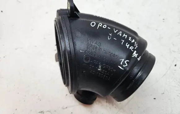 Volkswagen Amarok Turbo air intake inlet pipe/hose 059129955AK
