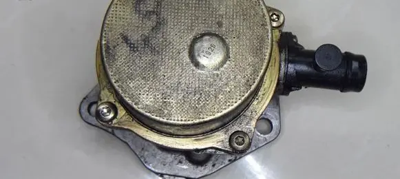 Renault Laguna II Vacuum pump 8200521381 006730000