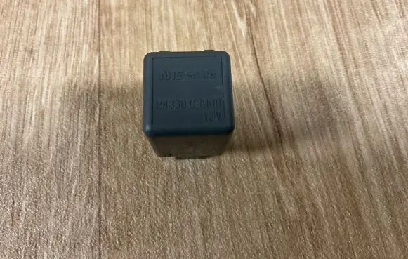 Nissan Almera Tino Other relay 24330C9900 2433069900