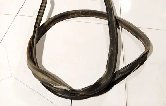 Peugeot 206 Trunk rubber seal (body) 