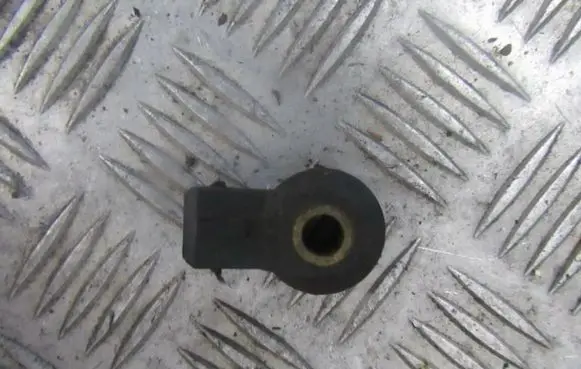 Volkswagen Golf IV Detonation knock sensor 0261231045