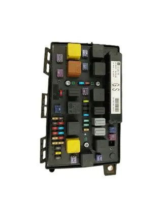 Opel Zafira B Fuse module 13206746 5DK00866852