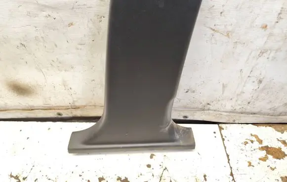 (B) pillar trim (bottom)
