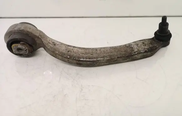 Volkswagen PASSAT B5.5 Front lower control arm/wishbone