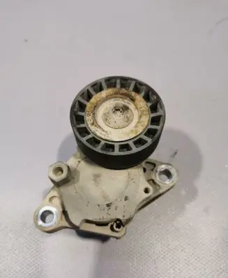 Hyundai i30 Generator/alternator belt tensioner