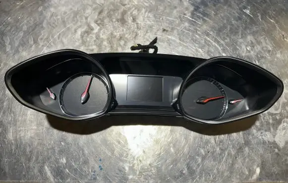Peugeot 308 Speedometer (instrument cluster) 9814737480