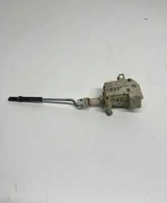 Volkswagen PASSAT B5.5 Fuel tank cap lock 3B0819773B 3B0959782 A2463312605
