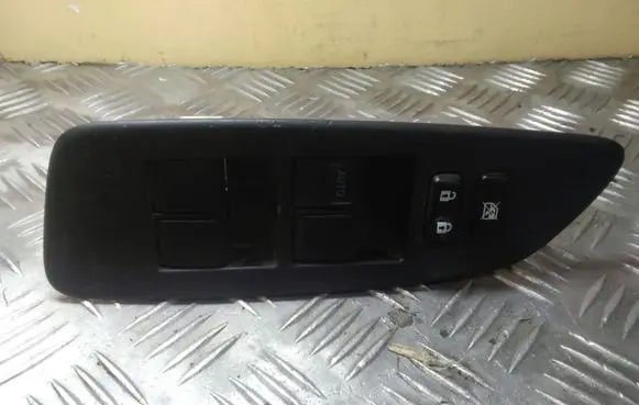 Toyota Auris 150 Electric window control switch 7423202550