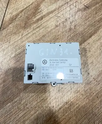 Mercedes-Benz R W251 Gateway control module A1645403462 A1644420027 A1645403662