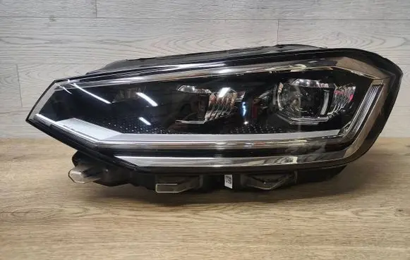 Volkswagen Golf Sportsvan Headlight/headlamp 517941035A