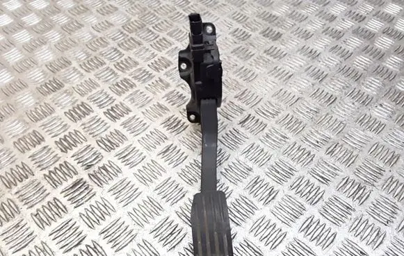Ford Mondeo MK IV Accelerator throttle pedal 6g929f836nc