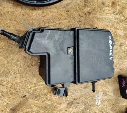 Renault Megane IV Fuse box set 284B51057R