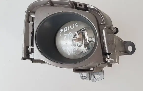 Toyota Prius (XW30) Front fog light 89210656