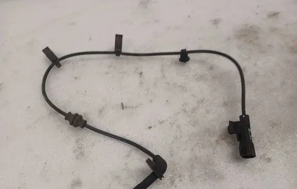 Chevrolet Volt I ABS rear brake sensor 1334695