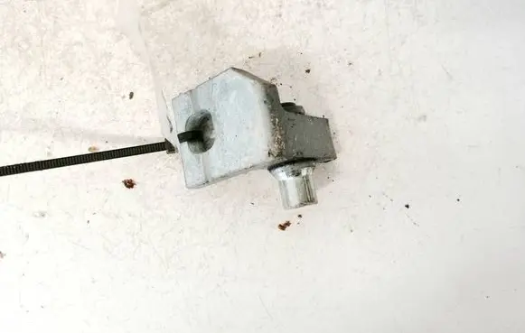 Jeep Renegade Front door upper hinge 