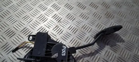 Mitsubishi Grandis Accelerator throttle pedal 56290445 5629-0445