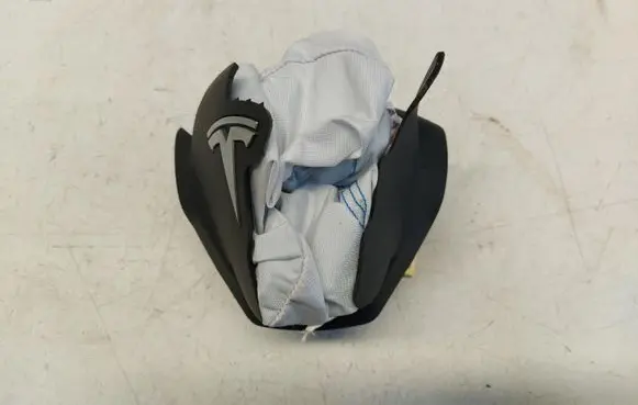 Tesla Model 3 Steering wheel airbag 1508347-00-c