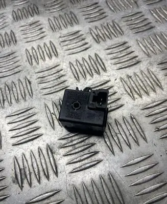 Toyota Avensis Verso Other relay 0689003570 8665013010