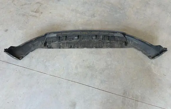 Volvo XC40 Front bumper lip 31449340