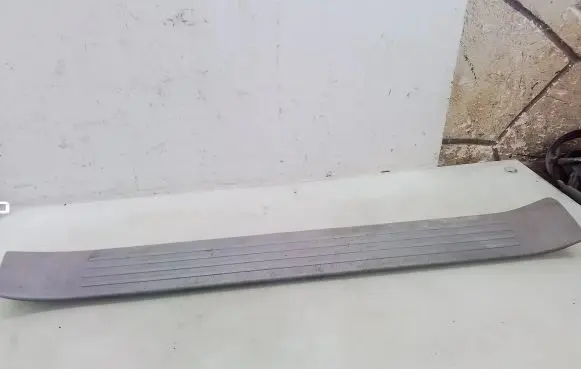 Toyota Previa (XR30, XR40) II Front sill trim cover 6791328030