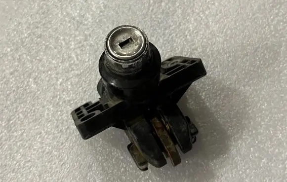 Mercedes-Benz 190 W201 Loading door lock 