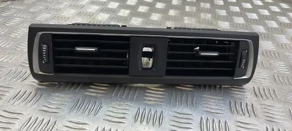 BMW 2 F22 F23 Dash center air vent grill 931794402