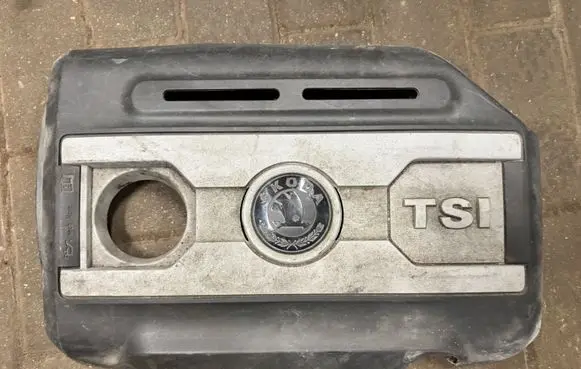Volkswagen PASSAT B6 Engine cover (trim) 06J103925R 06J103925P 06J103925Q