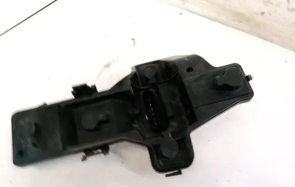 Volkswagen Touran I Tail light bulb cover holder 1T0945257A