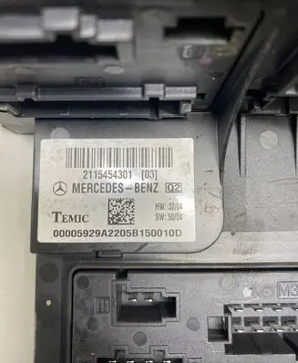 Mercedes-Benz E W211 Fuse module 2115454301