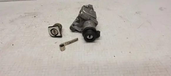 Audi A4 S4 B6 8E 8H Lock set 4B0905851F 8E1837879