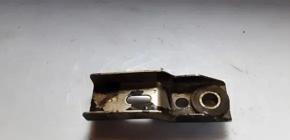 Audi A8 S8 D3 4E Fuel tank mounting bracket 4E0201691