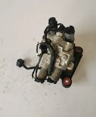 BMW 7 F01 F02 F03 F04 Air suspension compressor 6775258