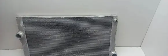 BMW 5 F10 F11 Coolant radiator 8509176 X0008001