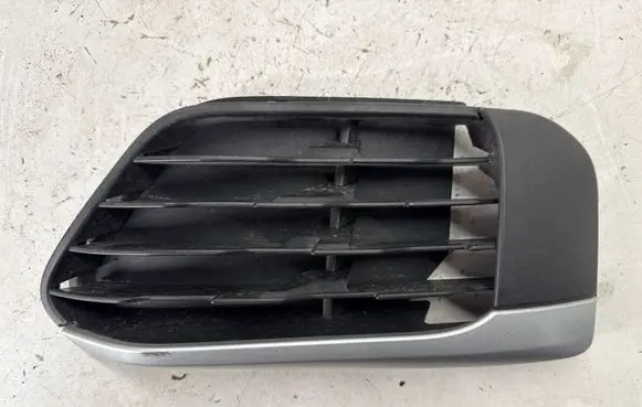 BMW X1 F48 F49 Front fog light trim/grill 7354778