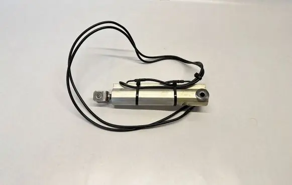 Mercedes-Benz SLK R171 Convertible roof main ram cylinder A1718000472