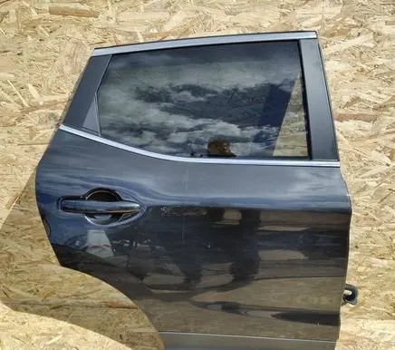 Nissan Qashqai Rear door 