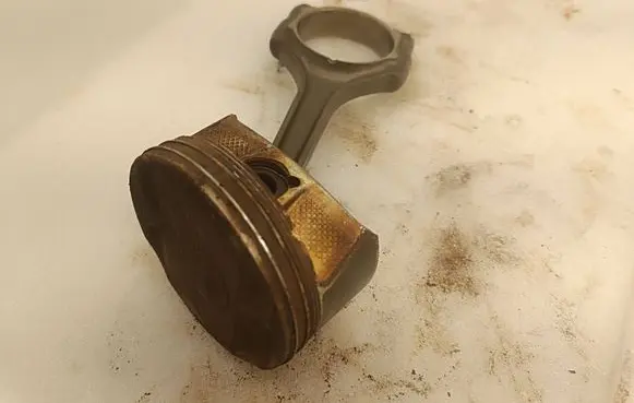 Dodge Durango III Piston with connecting rod 