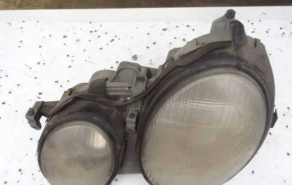 Mercedes-Benz CLK A208 C208 Headlight/headlamp 147551