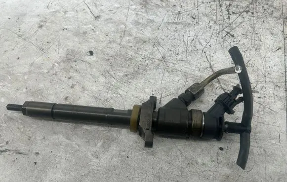 Ford Fiesta Fuel injector 0445110353