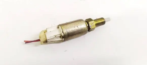 Toyota RAV 4 (XA20) Brake pedal sensor switch